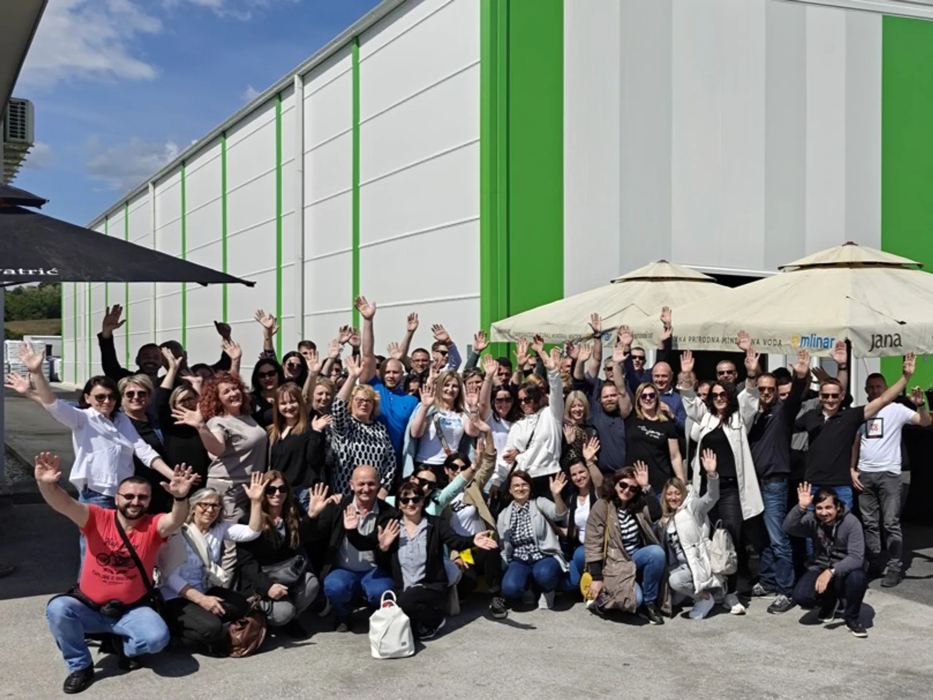 Unichemova ekipa zaposlenih.