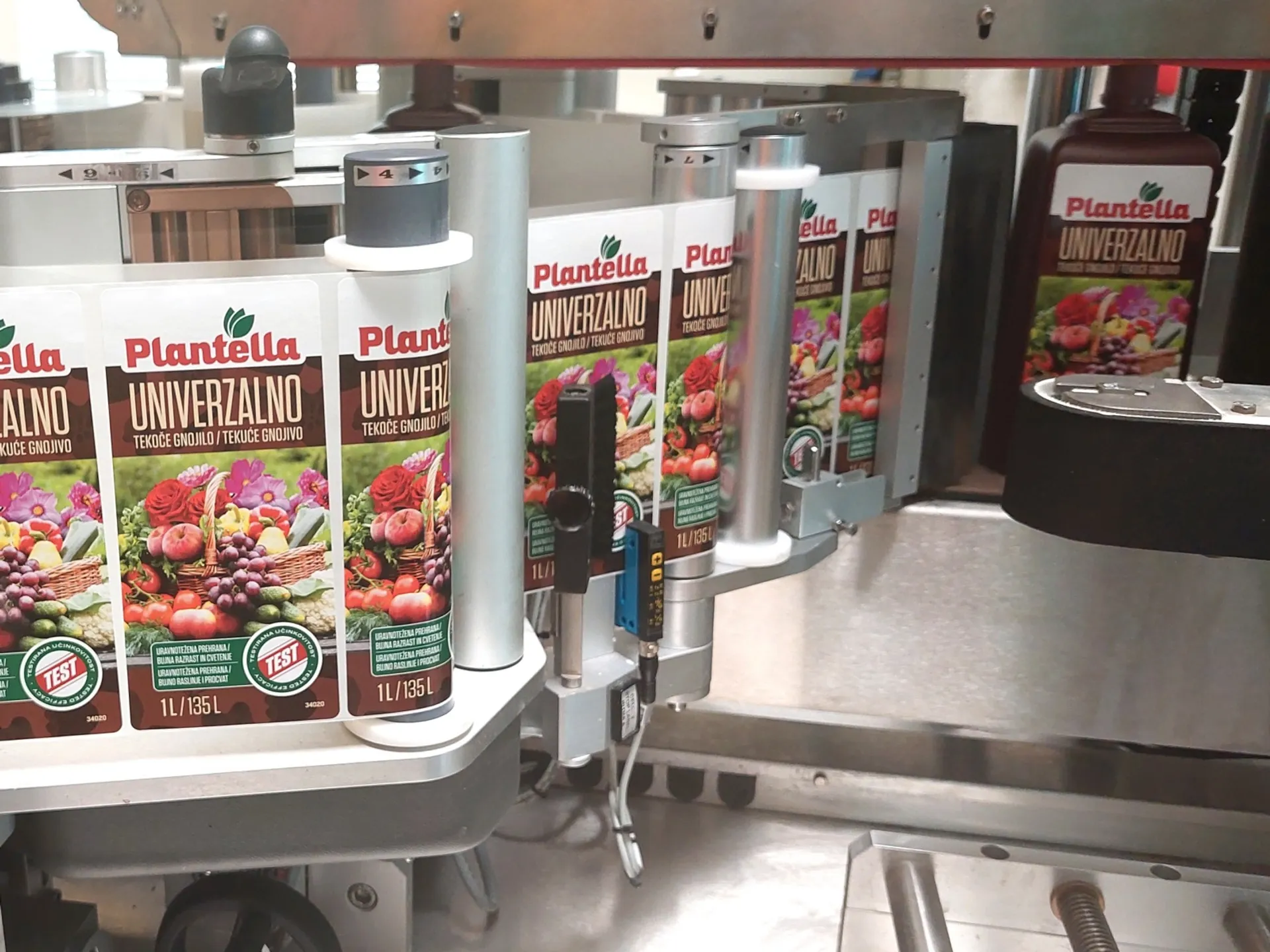 Unichemova proizvodna linija Plantella izdelkov za učinkovito vrtnarjenje. 